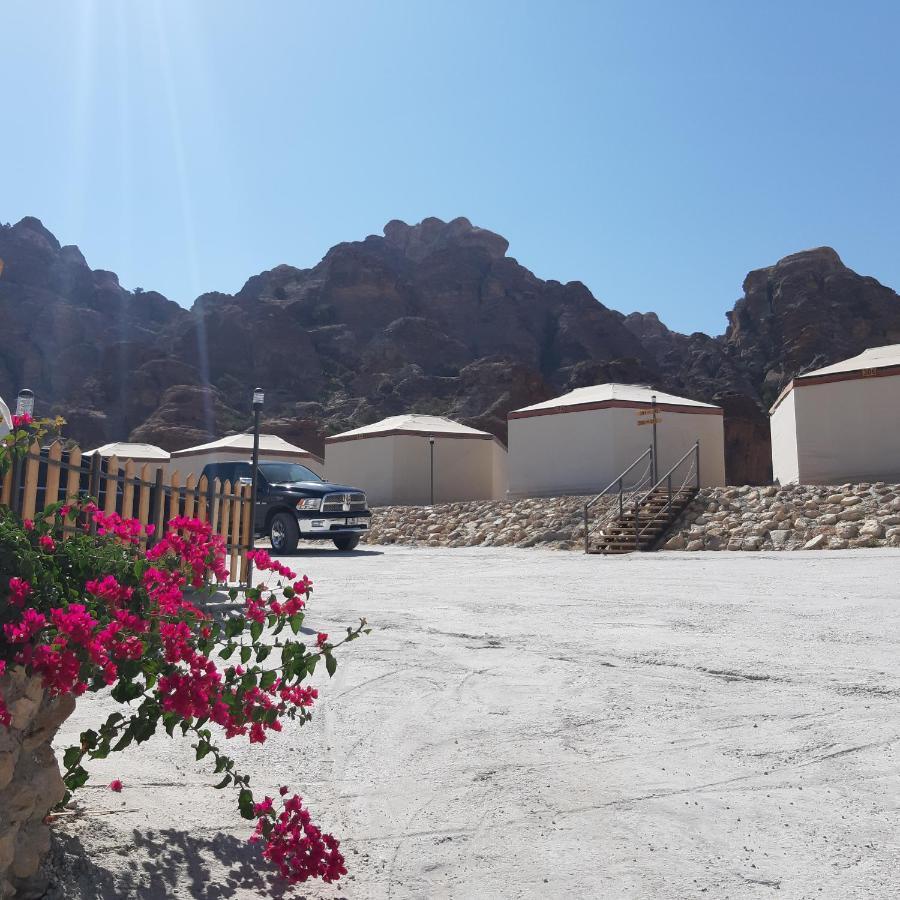 The Rock Camp Petra Hotel Wadi Musa Luaran gambar
