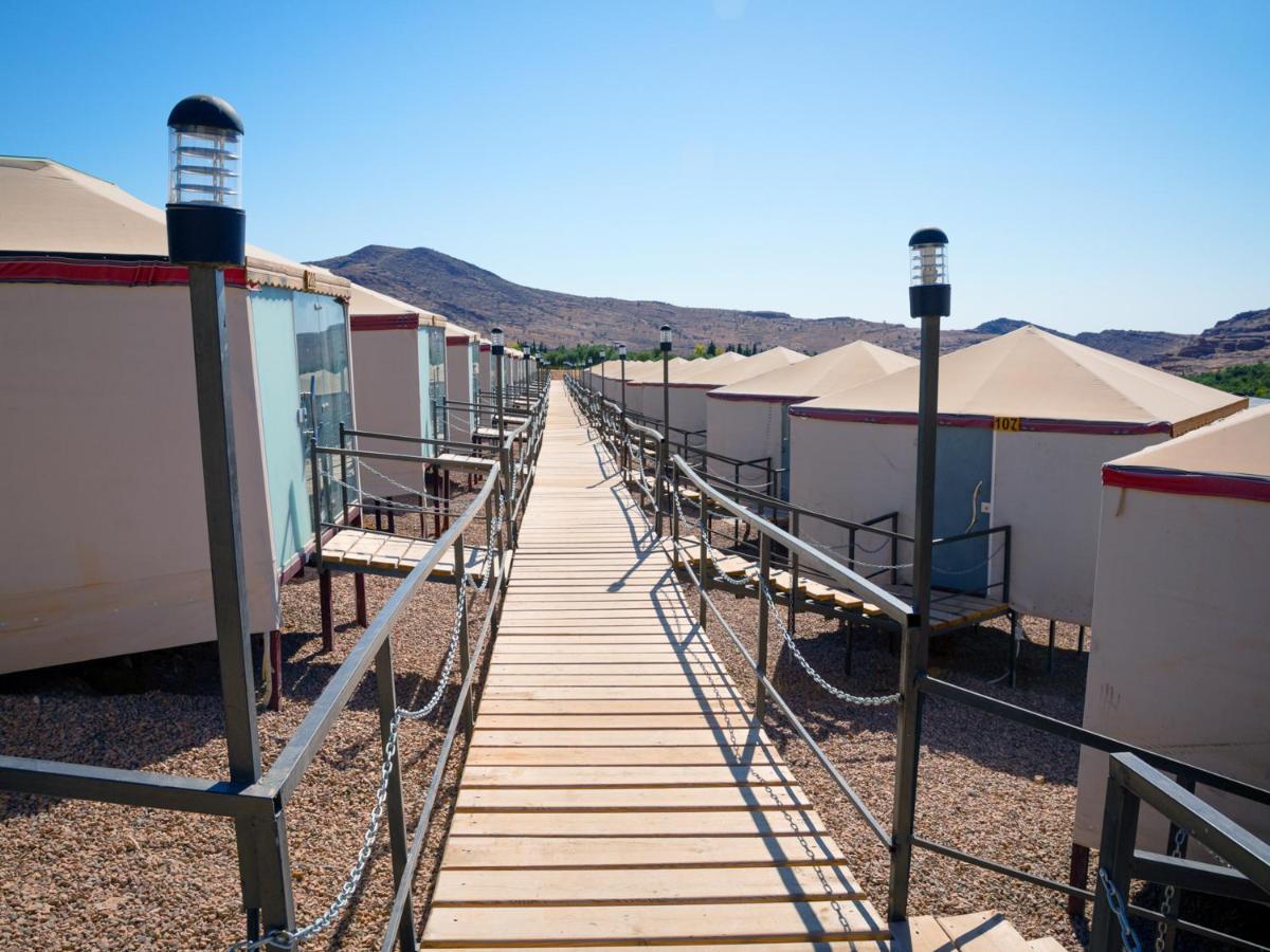 The Rock Camp Petra Hotel Wadi Musa Luaran gambar
